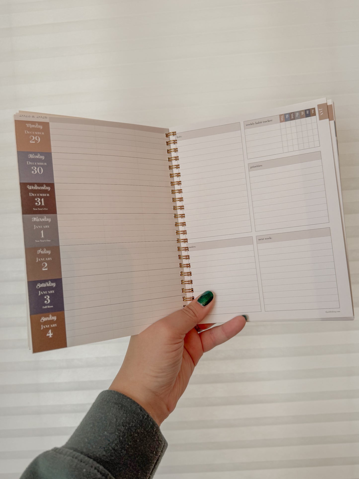 La Champagne Year Weekly Monthly Planner